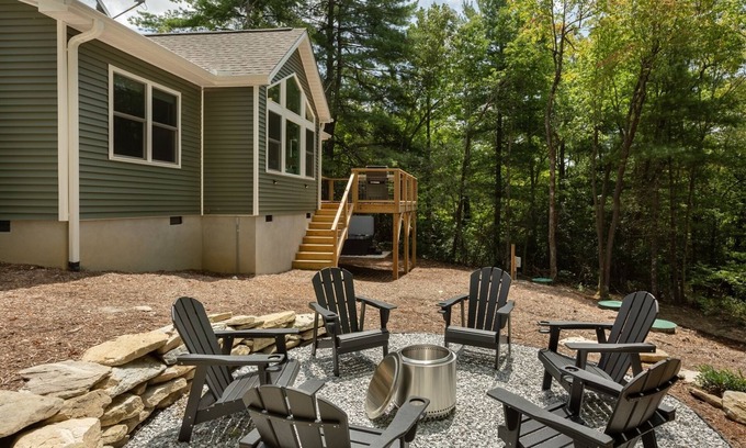 Penrose Casa | Dialed Inn in Hendersonville | 3 Bed, 2 Bath