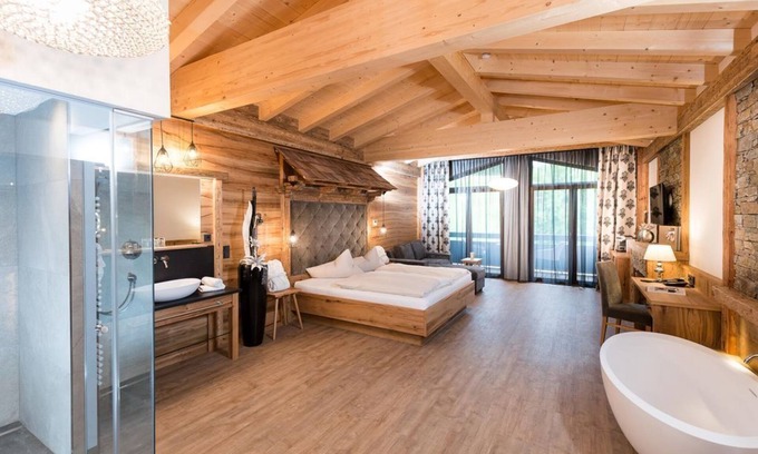 Seefeld Pedestrian Zone Casa | Diamond Chalet - Habitación doble - Alpenhotel ... enamórate