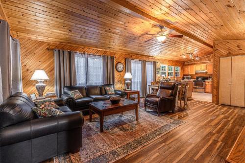 Cherokee Casa | Diamond Creek Cabin