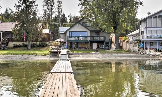 Diamond Lake Casa | Diamond Lake Home w/ Dock Close to 2 Ski Resorts!