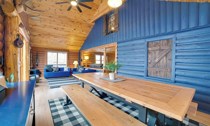 Tustin Cabina | Diamond Lake Waterfront Cabin w/ Deck + Dock!