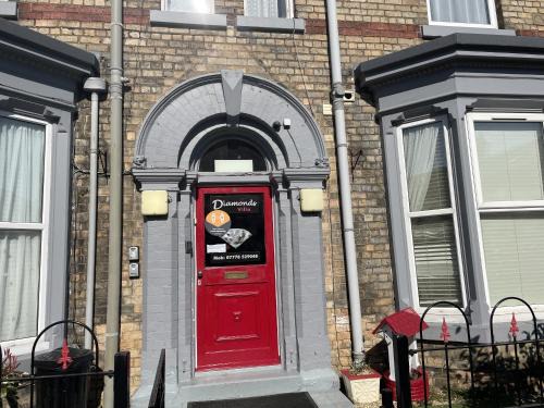 York Cama Y Desayuno | Diamonds Villa near York Hospital