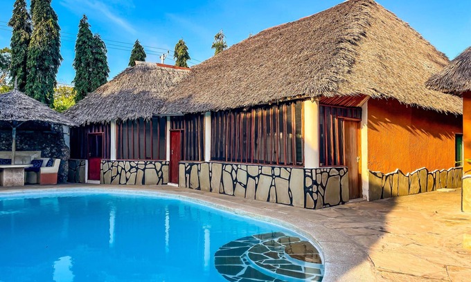 Diani Beach Hotel | Diani Campsite & Cottages