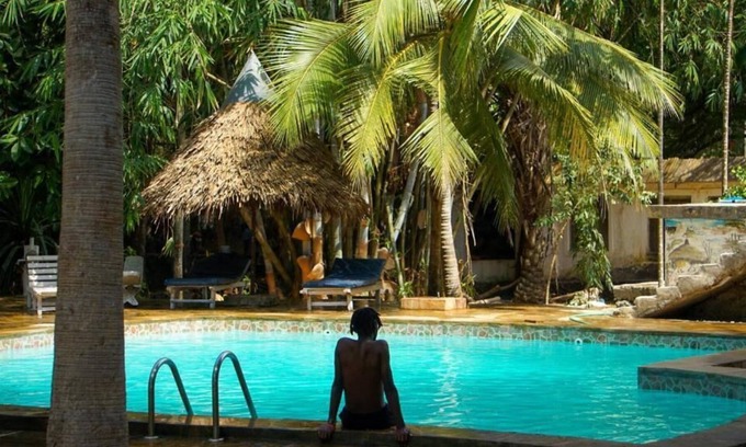 Galu Beach Hotel | Dianistar Villas