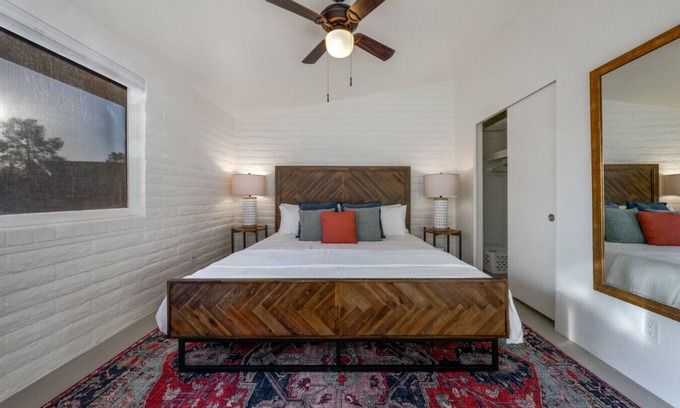 Casas Adobes Casa | Dickinson (Deepak & Jackie)
