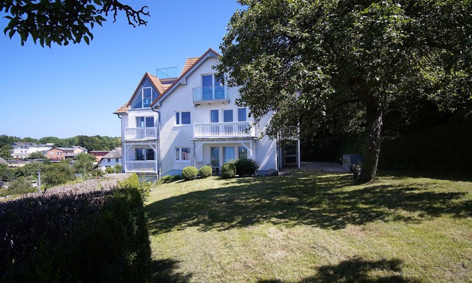 Lohme Apartamento | Die Ferienwohnung Ostseepanorama in der Villa Joksch