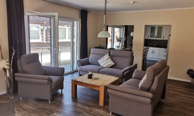 Esens Apartamento | Die Terrassenwohnung " City " Mitten in Esens Verfügt Über 150qm Wohnfläche
