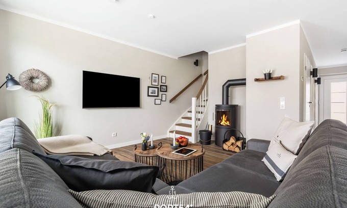 Westerdeichstrich Casa | Diekkieker - close to the North Sea and the beach, terrace, balcony, modern
