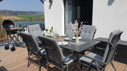 Heringhausen Casa | diemelblick acht - Ferienhaus für 6 Personen mit Sauna, Garten und Dachterrasse - Wäschepakete inklusive!