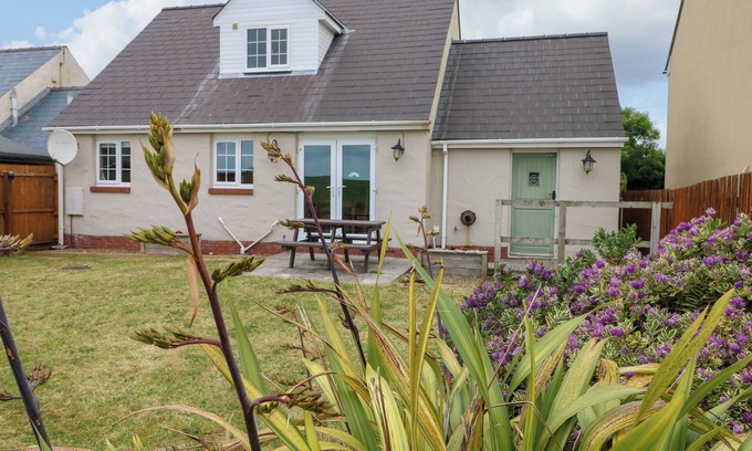 Penycwm Cabaña | Dill Cottage, NEWGALE