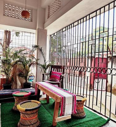 Beltola Hotel | Dillen's Backpackers Inn