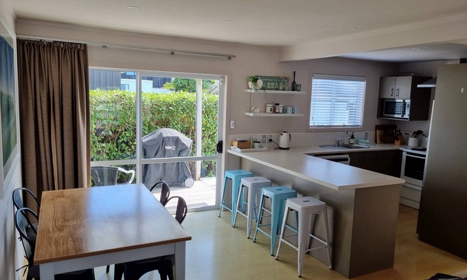 Waihi Beach Casa | Dillon Delight - Waihi Beach Bach