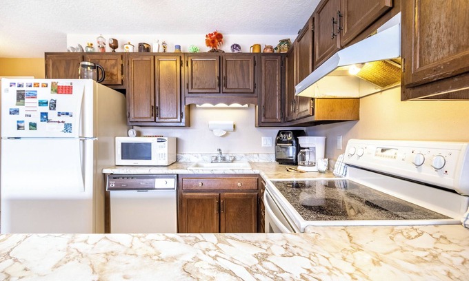 Dillon Condominio | Dillon Valley East by Summit County Mountain Retreats