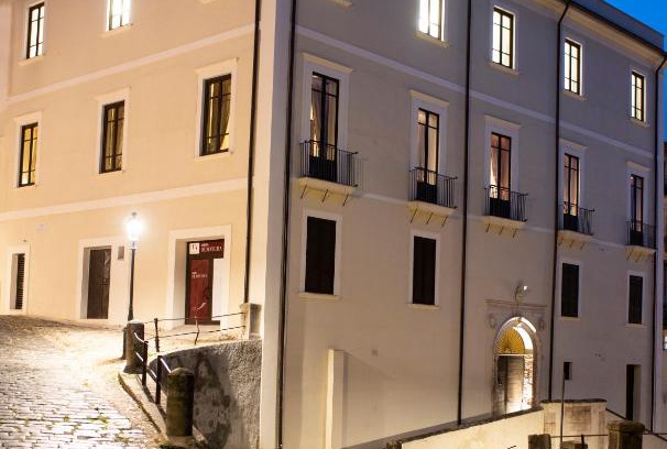 Cosenza Cama Y Desayuno | Dimora de Matera Luxury Suites