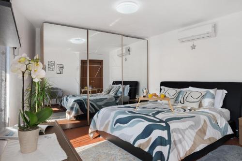 Lierna Casa | Dina’s Flower House