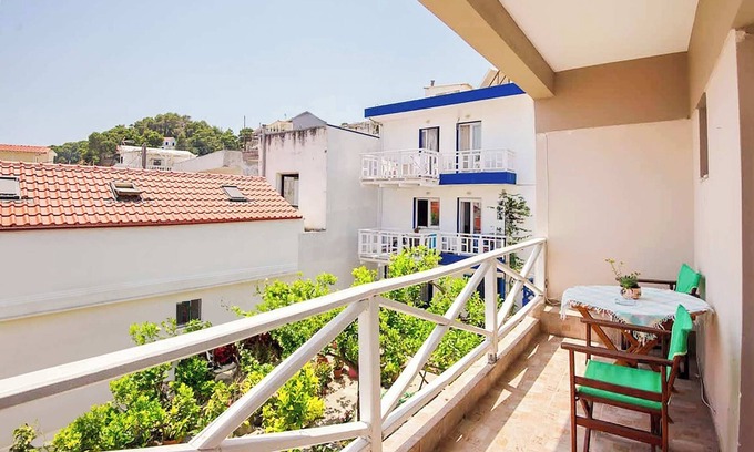 Patitiri Apartamento | Dina's Flowers - Alonnisos Summer Gem