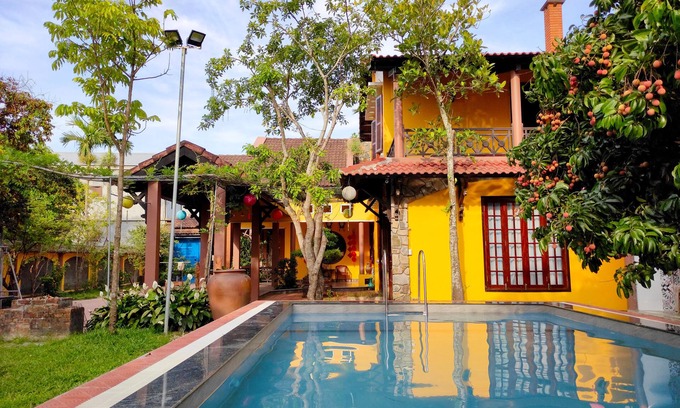 Huong Thuy Casa | Dinh Villa | 5Broom | 6 baños | BigGarden 850m2 | 3 minutos al centro