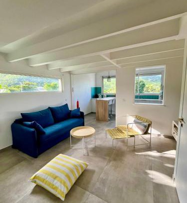 Grand Case Apartamento | Direct Beach Access, Modern Stay with Hill View