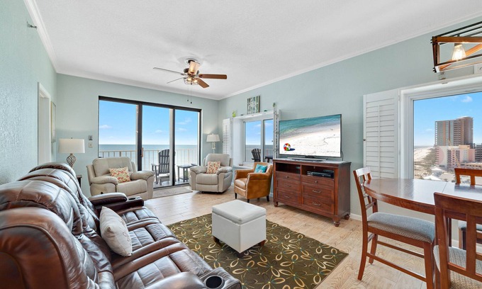 Orange Beach Condominio | Direct Beach Front, Amazing View, West End Corner Unit!