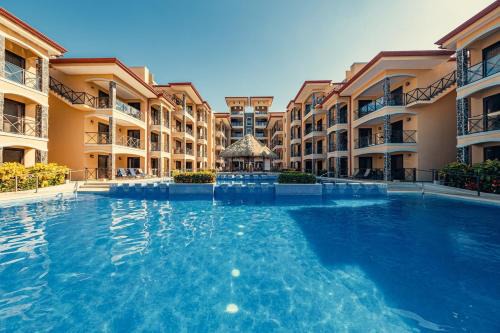 Barrio Los Villalobos Casa | Direct Beach & Pool Access L 247 Security