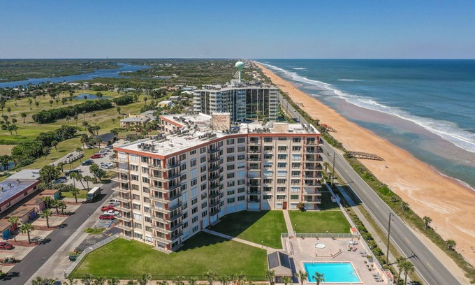 Flagler Beach Condominio | Direct Beach Views - Sleeps 4, Corner Unit Tennis - Pool