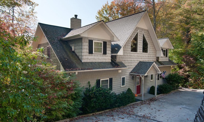 Topton Casa | Direct Lakefront + Spectacular Mt & Lake Views - Reserve ahora para ofertas especiales de otoño