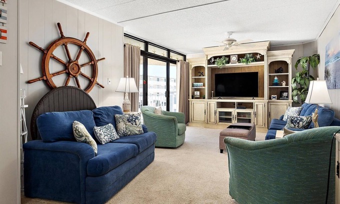 Little Salisbury Condominio | Direct Ocean Views From this 2 Bedroom Sea Terrace Condo with Outdoor Pool!