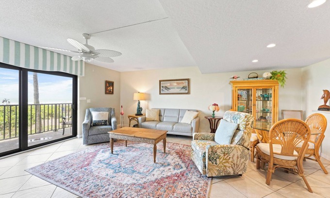 Avon By The Sea Condominio | Direct Oceanfront Condo on the Beach w/ Private Balcony, Heated Pool & Steps to Pier!