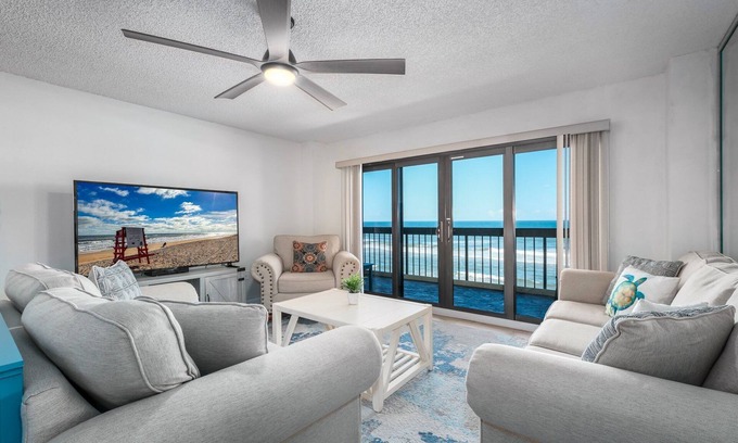 Ormond-by-the-Sea Condominio | Direct oceanfront corner with private balcony, heated beachfront pool and garage parking