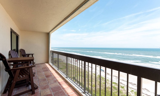 Ormond-by-the-Sea Condominio | Direct oceanfront corner condo with big balcony, heated beachfront pool and garage parking