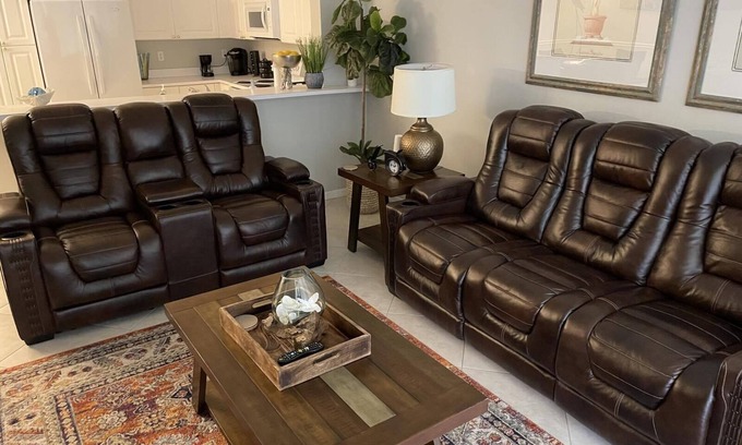 Pelican Bay Condominio | Directly across Ritz Carlton Naples Beach Resort!!!