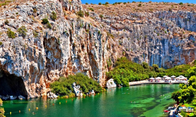 Vari-Voula-Vouliagmeni Apartamento | Directly before the sea.Direkt vor dem Meer