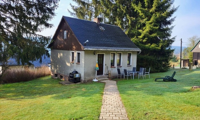 Klingenthal Casa | Directly by the forest, in a quiet location, very well equipped holiday home.