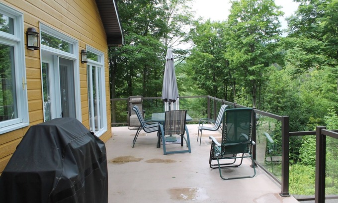 Bromont Chalet De Esquí | Directly in the mountain for calm and lots of activities