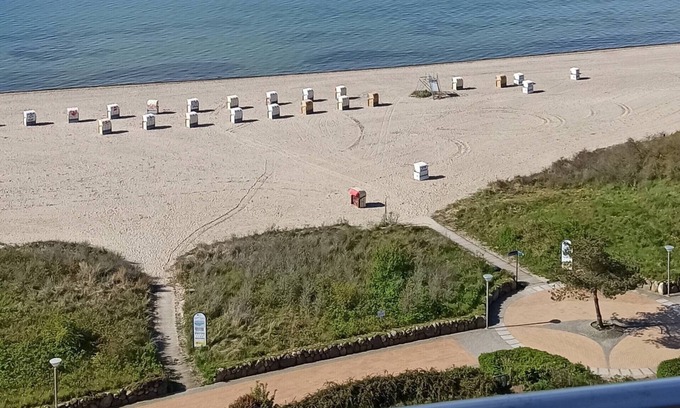 Pelzerhaken Apartamento | Directly on the beach, great sea view, incl. Swimming pool and sauna, parking lot