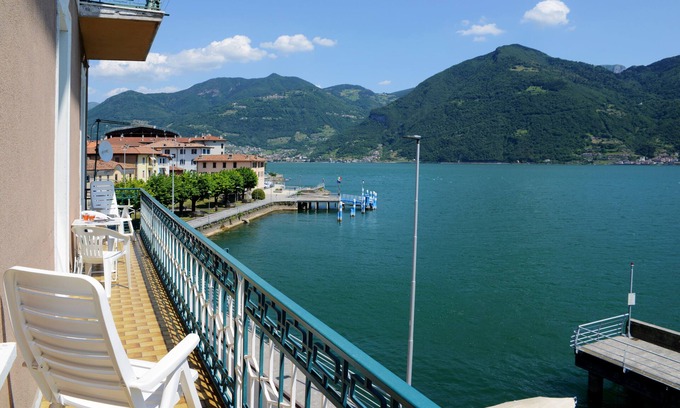Castro Apartamento | Directamente en el lago iseo con impresionantes vistas.