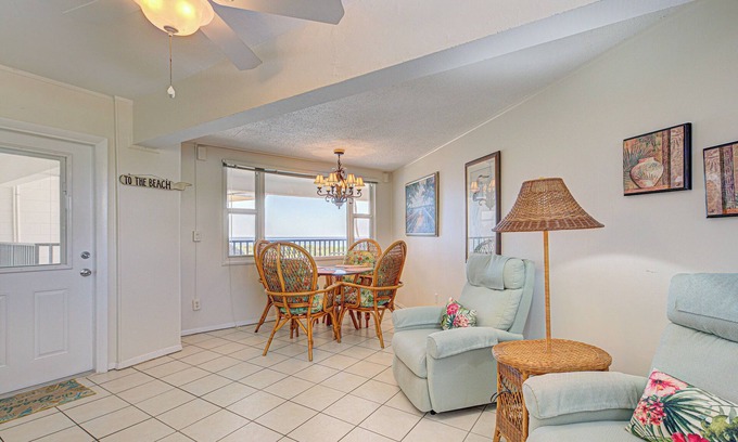 Golden Beach Condominio | Directly on the Gulf - Unit 16 - 1 Bedroom - Second Floor - Sleeps 4
