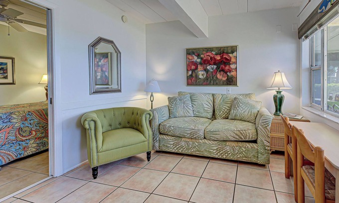 Golden Beach Condominio | Directly on the Gulf - Unit 9 - 1 Bedroom - Ground Floor - Sleeps up to 4