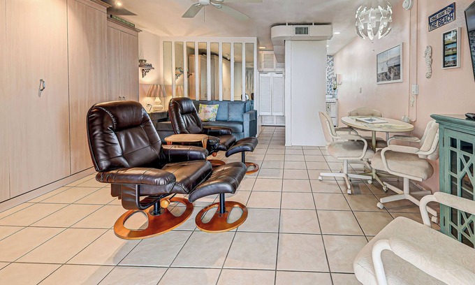 Golden Beach Condominio | Directly on the Gulf - Unit 17 - Studio - Second Floor - Sleeps 2