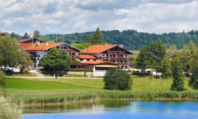Pelham Apartamento | Directly on the lake, Chiemsee / Chiemgau region, 167 m³ of modern living space