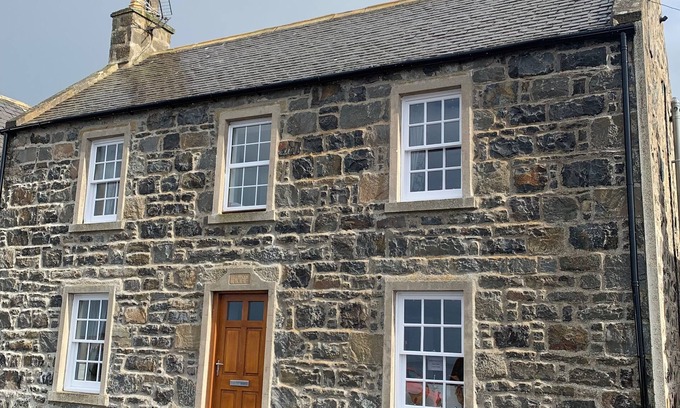 Whitehills Casa | Directly overlooking the moray Firth with uninterrupted sea views pet friendly