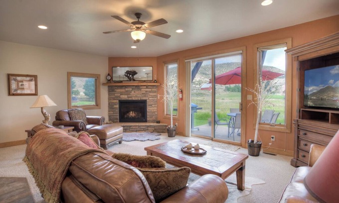 South Fork Casa | Discount Golf Privileges - Overlooks 9th Green - 20 Mins to Wolf Creek Ski