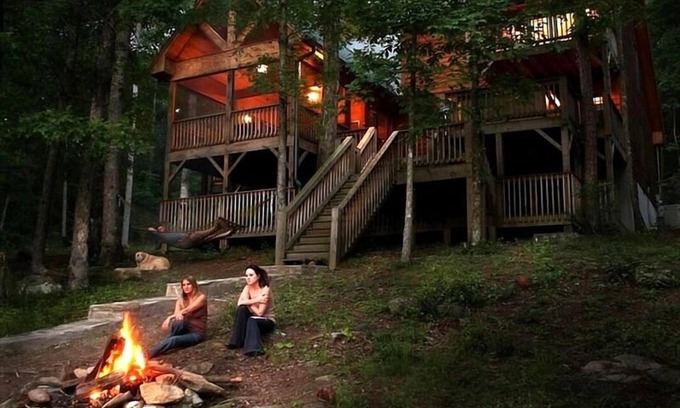 Demorest Casa | Descuento de abril $ 99 / nt dom-TH. Luxury River Home, pozo de fuego, jacuzzi, kayaks