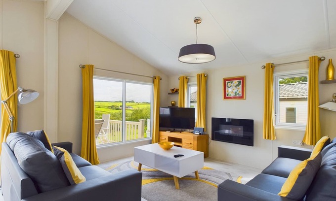 Cowes Casa | 7 Medina Rise Family fun for all