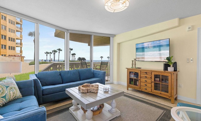 New Smyrna Beach Condominio | ☀️Discounted Rates | Oceanfront with Awesome Views | Golden Arms 101☀️