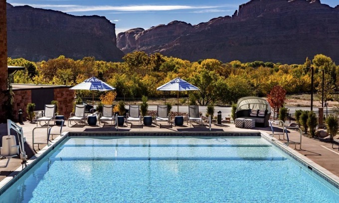 Moab Casa | Discover a Hidden Treasure: Free Breakfast, Pool, Hot Tub, Parking!