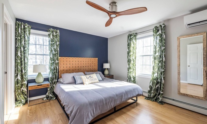 Kennebunk Casa | Discover Bungalow Wharf in Kennebunk: renovated home near Gooch's Beach & shops