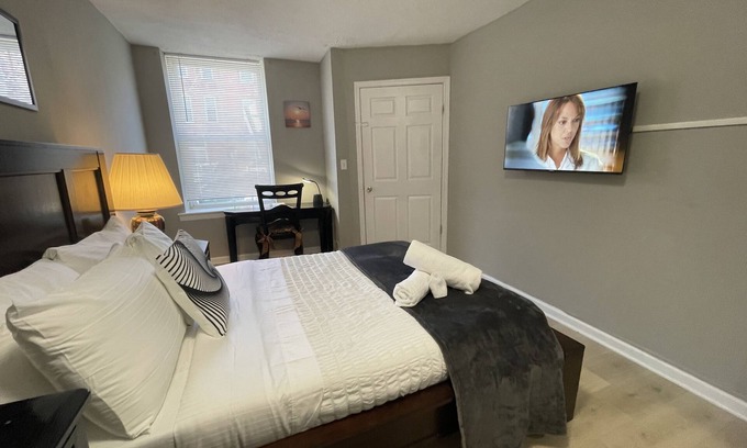Upper Fells Point Casa | Discover Charm City from a Cozy Retreat