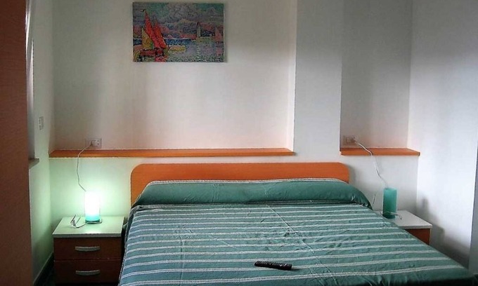 Marina di Pisciotta Apartamento | Discover CIlento - Mandarin - Room with bathroom - sleeps 3