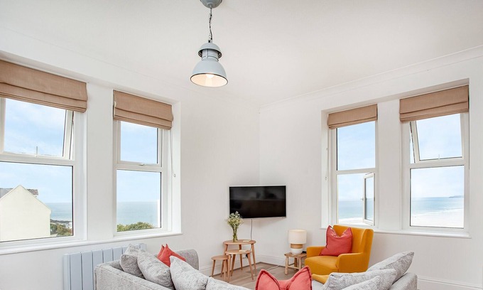 Westward Ho Cabaña | Discover coastal bliss at Spindrift – a stylish, two-bedroom apartment in Westward Ho.